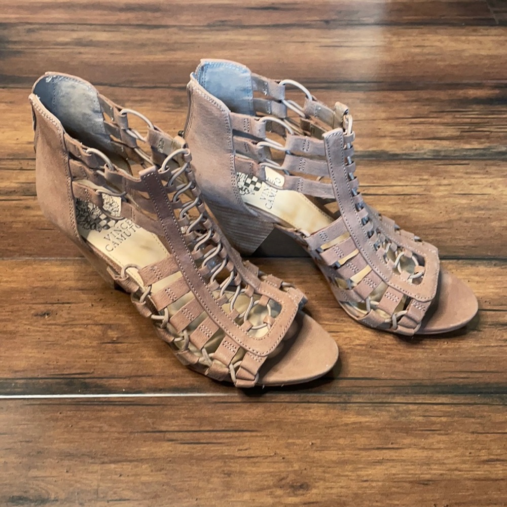 Vince Camuto open toe heels size‎ 7m